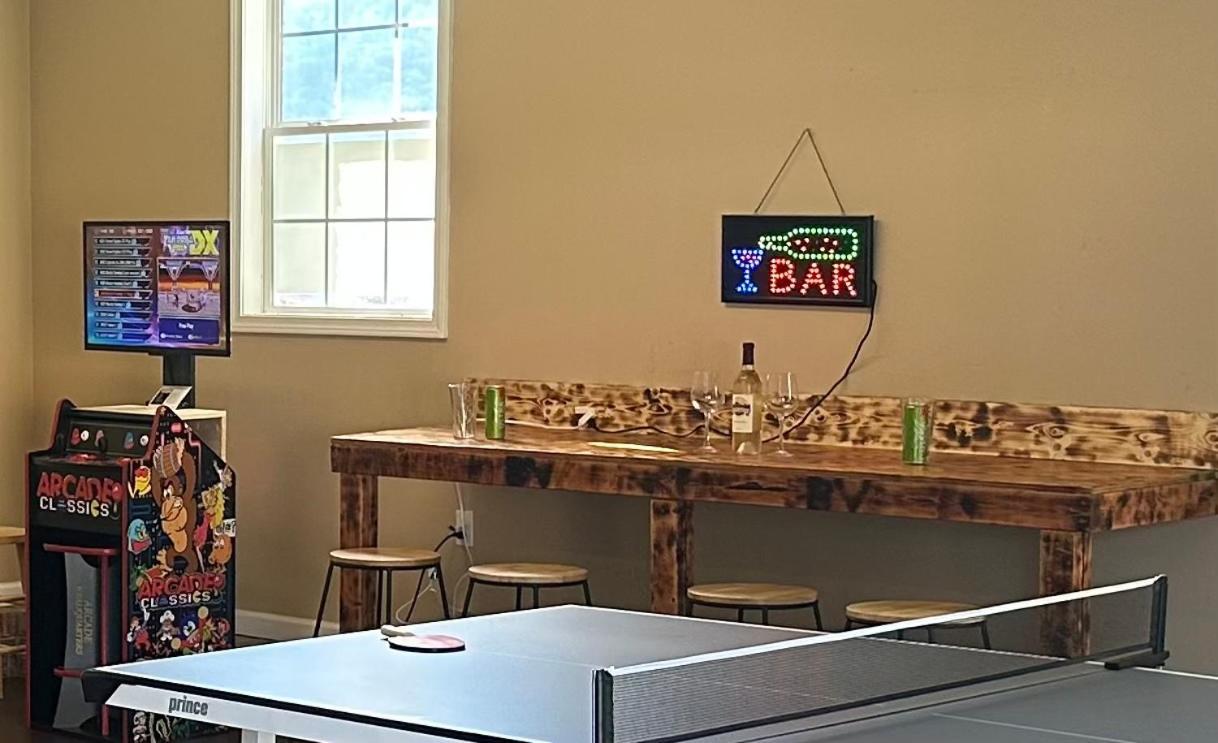 Bears Valley Inn - Great Location! - Peaceful, Children And Dog Friendly Retreat - Less Than 15 Min To All Attractions - Private Pool Club & Fishing Hole - Game Room With Tv Sevierville Kültér fotó