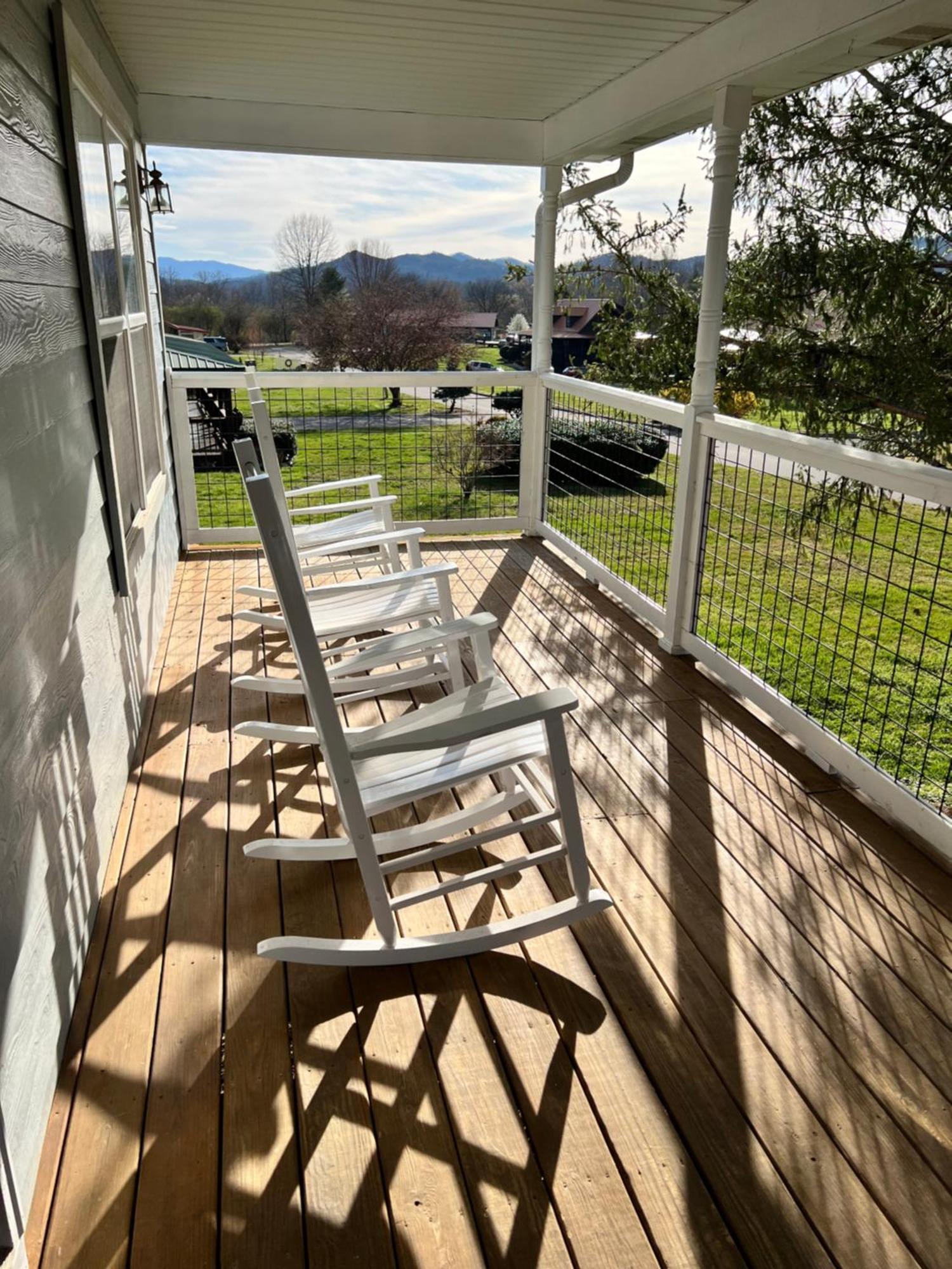 Bears Valley Inn - Great Location! - Peaceful, Children And Dog Friendly Retreat - Less Than 15 Min To All Attractions - Private Pool Club & Fishing Hole - Game Room With Tv Sevierville Kültér fotó